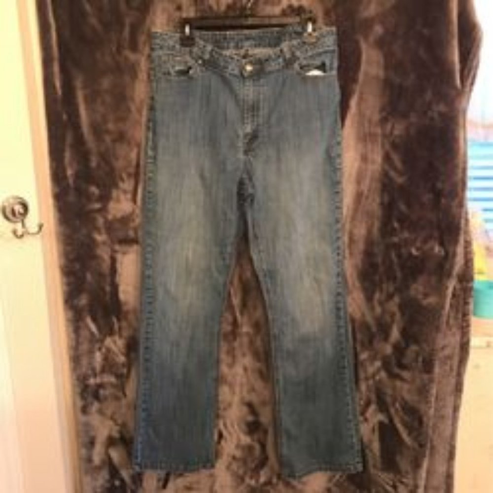 Chic Ladies Jeans